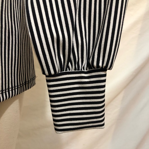 Long sleeve striped blouse with ruffled collar - Picture 3 of 6